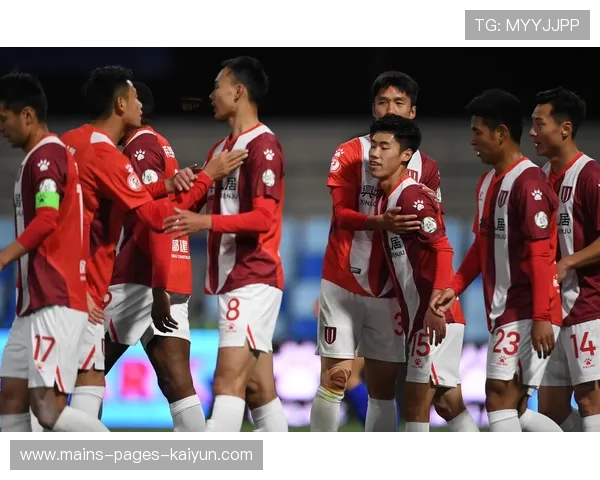 成都蓉城攻势如潮，禁区内局面一度混乱